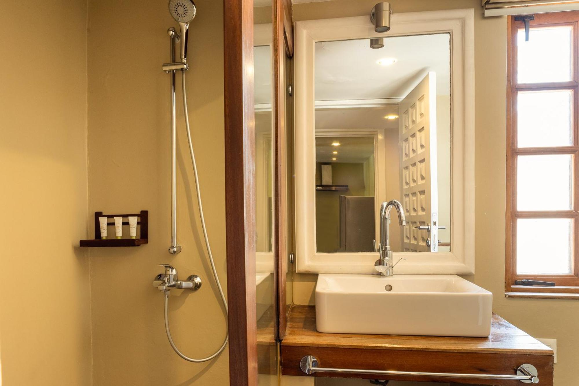 אקרה Olma Colonial Suites מראה חיצוני תמונה